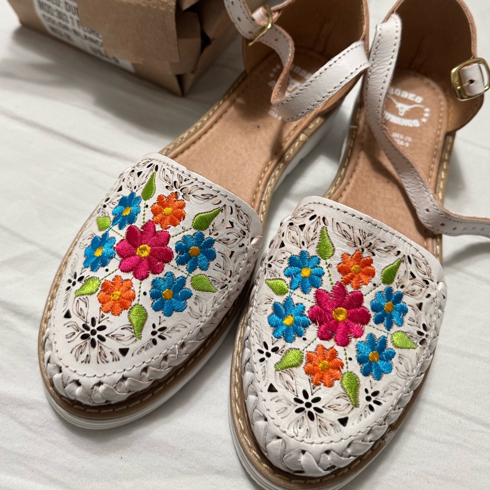 Rodeo Durango Embroidered Huaraches